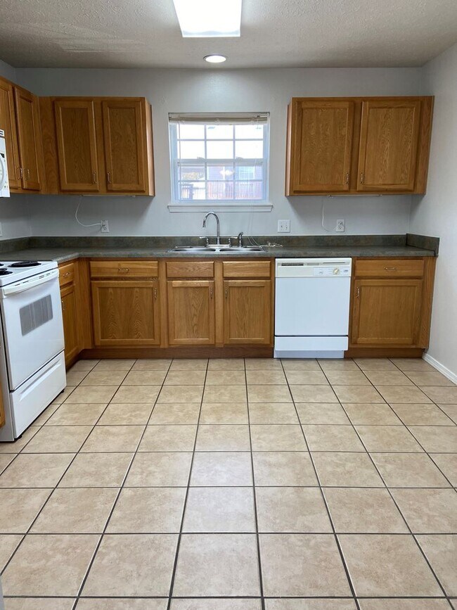 Building Photo - Condominium in Academy Commons