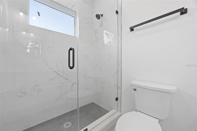 Building Photo - 3317 W Napoleon Ave