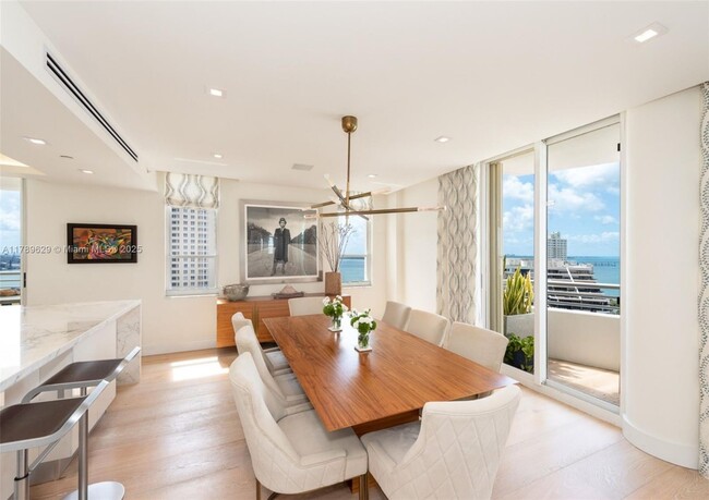 Building Photo - 888 Brickell Key Dr