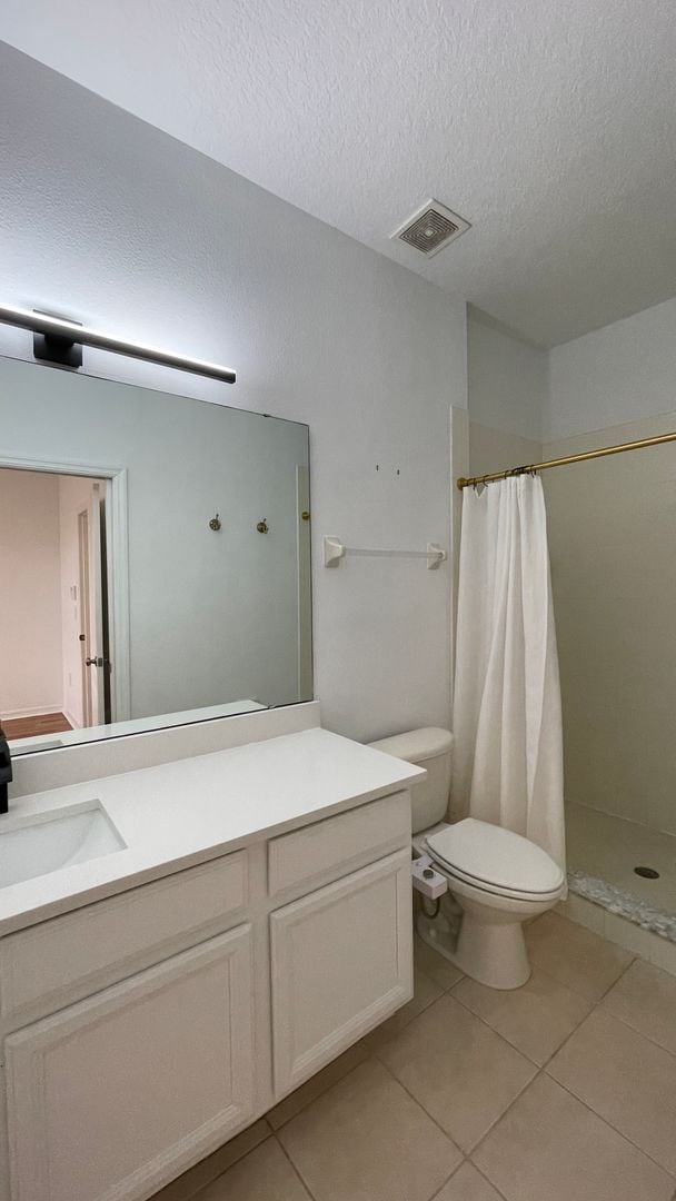 Building Photo - Charming,Pet Friendly 2 Bedroom, 2.5 Bath Townhome!