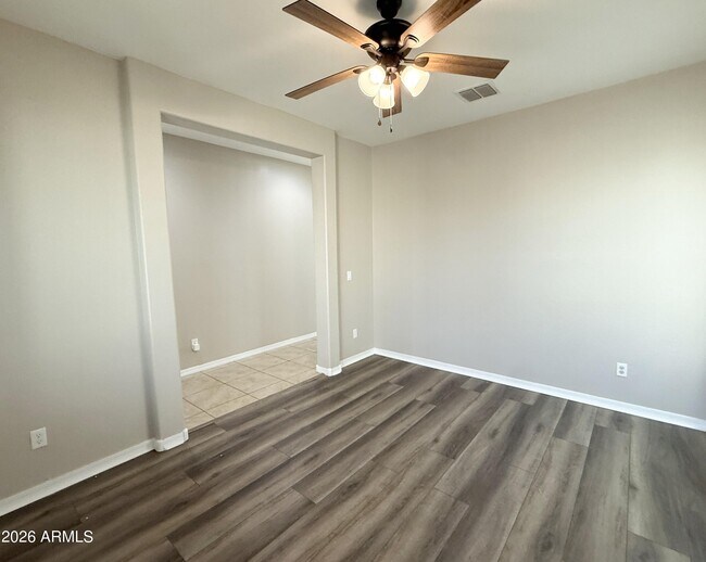 Building Photo - 5085 S 243rd Dr