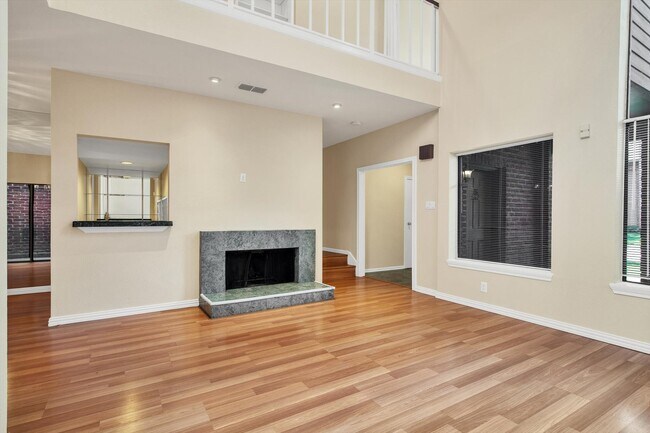 Building Photo - 7447 Cambridge St