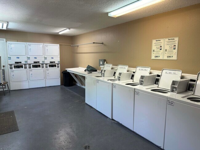 Building Photo - 403 Hayden Rd