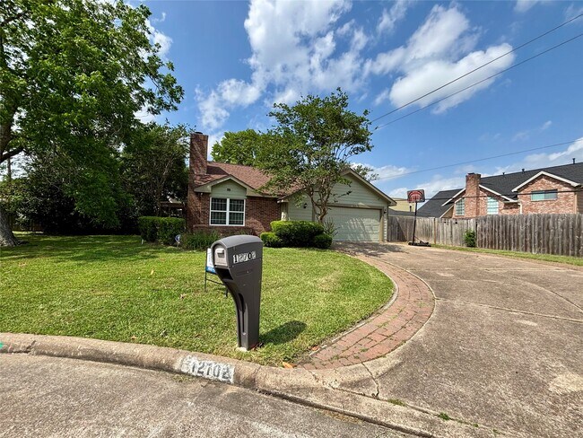 Building Photo - 12702 Meadway Ct