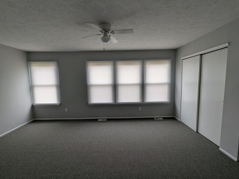 Master Bedroom - 22 Fomalhaut Ct