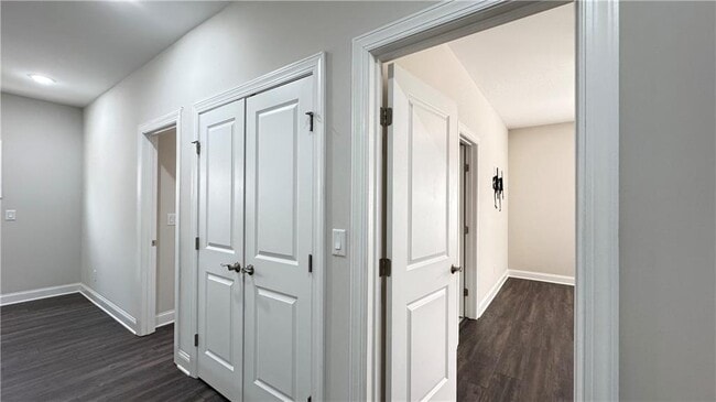 Building Photo - 750 Fieldcrest Park Ln