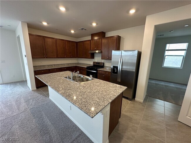 Building Photo - 5548 Hill Spire St