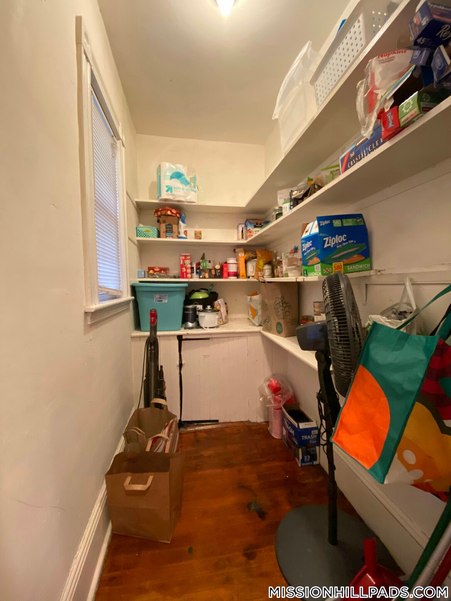 Building Photo - 10 Sachem St