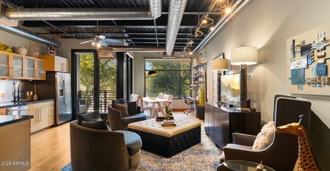 Building Photo - 4020 N Scottsdale Rd