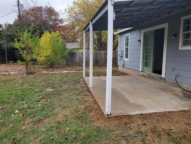 Building Photo - 807 Fernwood Cove