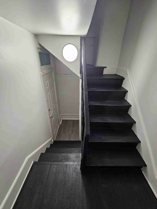 Building Photo - 309 Maple St