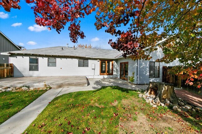 Building Photo - Spacious 4-Bedroom Home Minutes from Downtown Boise