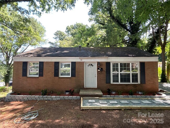 Primary Photo - 2818 Ravencroft Dr