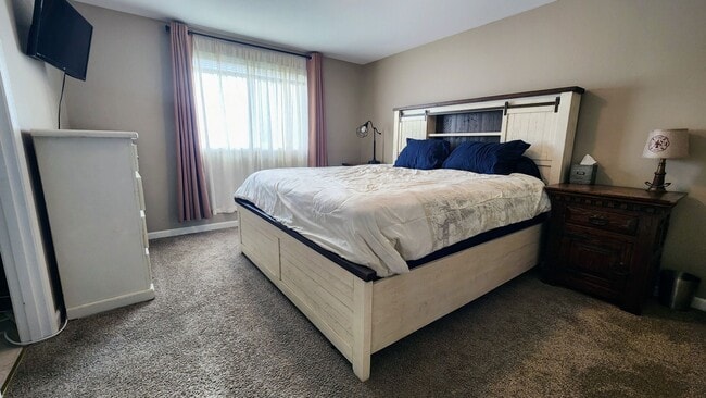 Building Photo - Updated 3 Bedroom Home Located in SW Lebanon