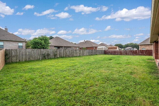 Building Photo - Crestview: 4 Bedrooms in Liberty Oaks