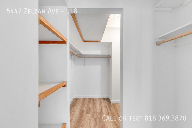 Building Photo - 5447 Zelzah Ave