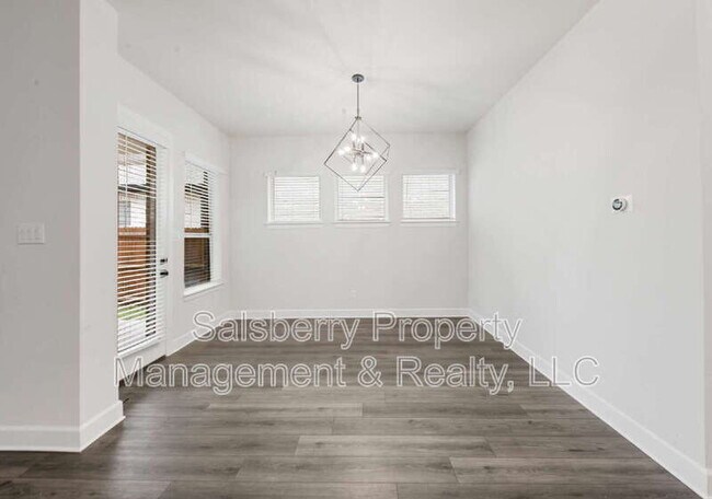 Building Photo - 9324 Trammel Davis Rd