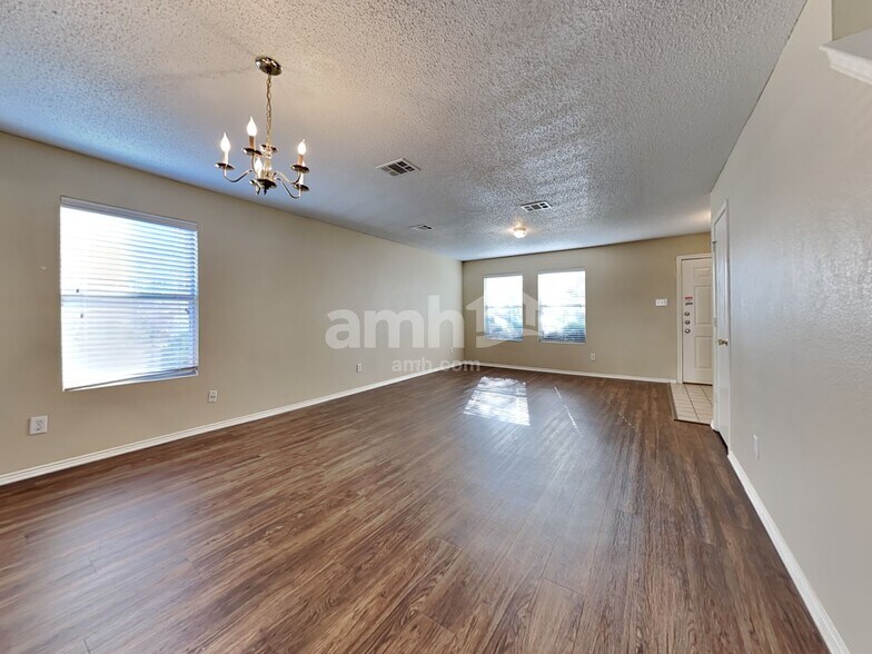 Building Photo - 5350 Driftway Dr