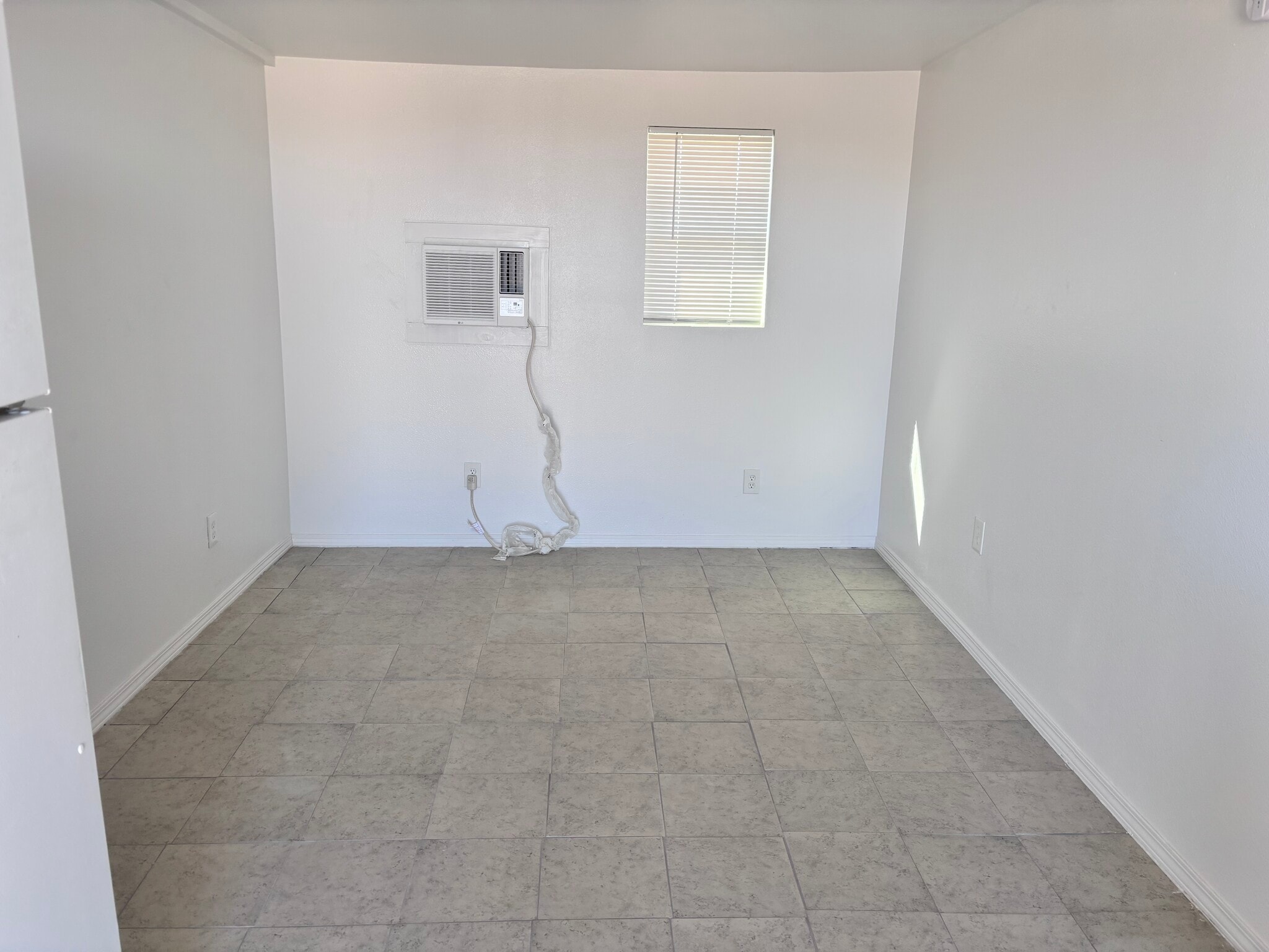 Living room - 6356 Morongo Rd