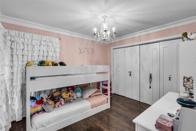 Building Photo - 1030 Manati Ave