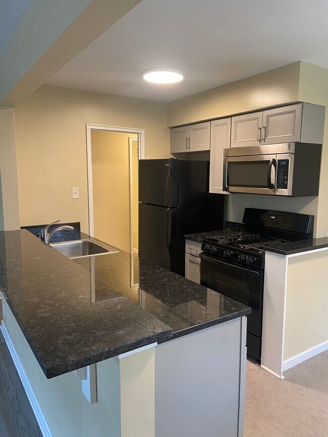 Building Photo - 13 S 19th St