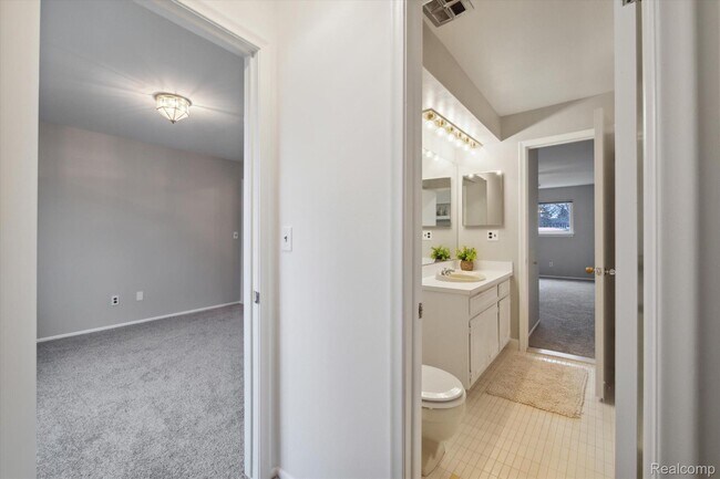 Building Photo - 42536 Woodward Ave