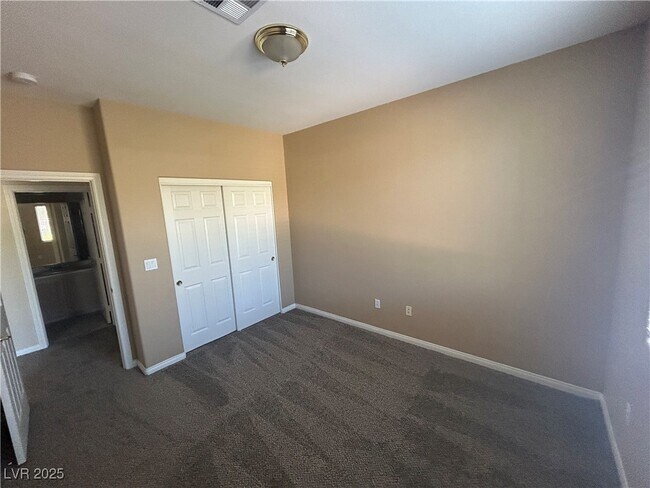 Building Photo - 157 Lakewood Garden Dr