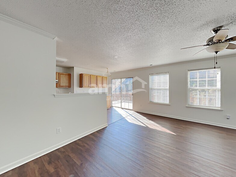 Building Photo - 4901 Alenja Ln