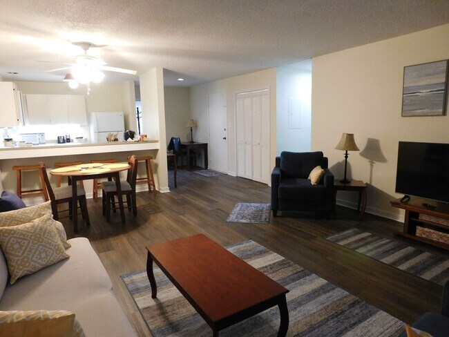 Building Photo - 1201 Harbourside Dr