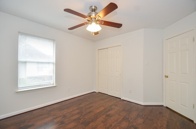 Building Photo - 16411 Sagewood Ct