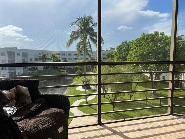 Building Photo - 3138 Via Poinciana