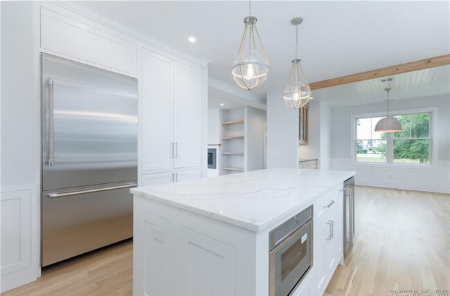 Building Photo - 124 Fox St