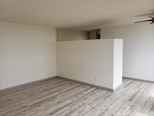 Building Photo - 1060 Kamehameha Hwy