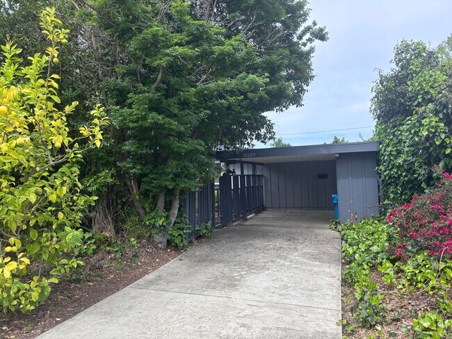 Building Photo - CUPERTINO-charming Eichler house for rent in the heart of Cupertino