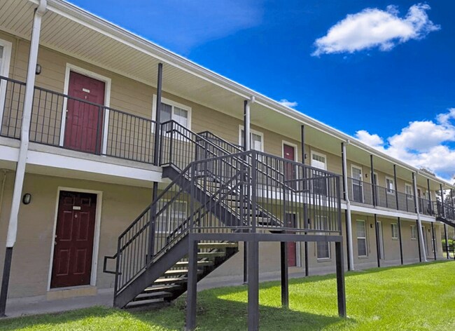 Building Photo - Spanish Arms