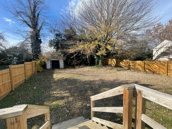 Building Photo - 1014 Colonial Ave