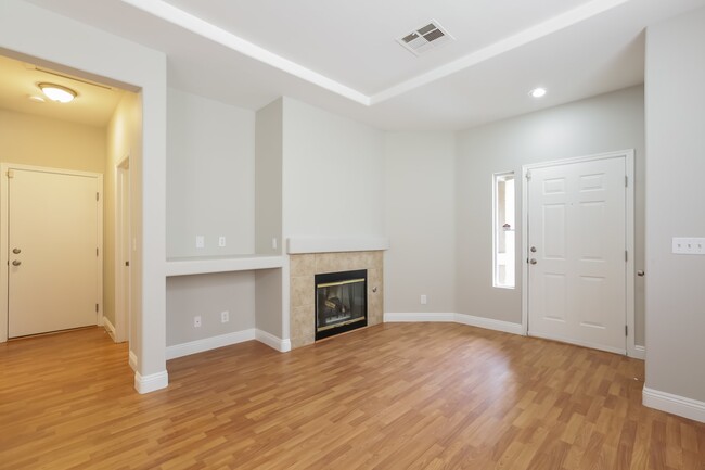 Building Photo - 1016 Venetian Hills Lane