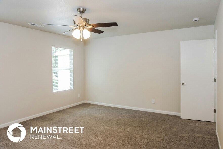 Building Photo - 204 Farmington Dr