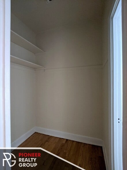 Building Photo - 535 W Arlington Pl