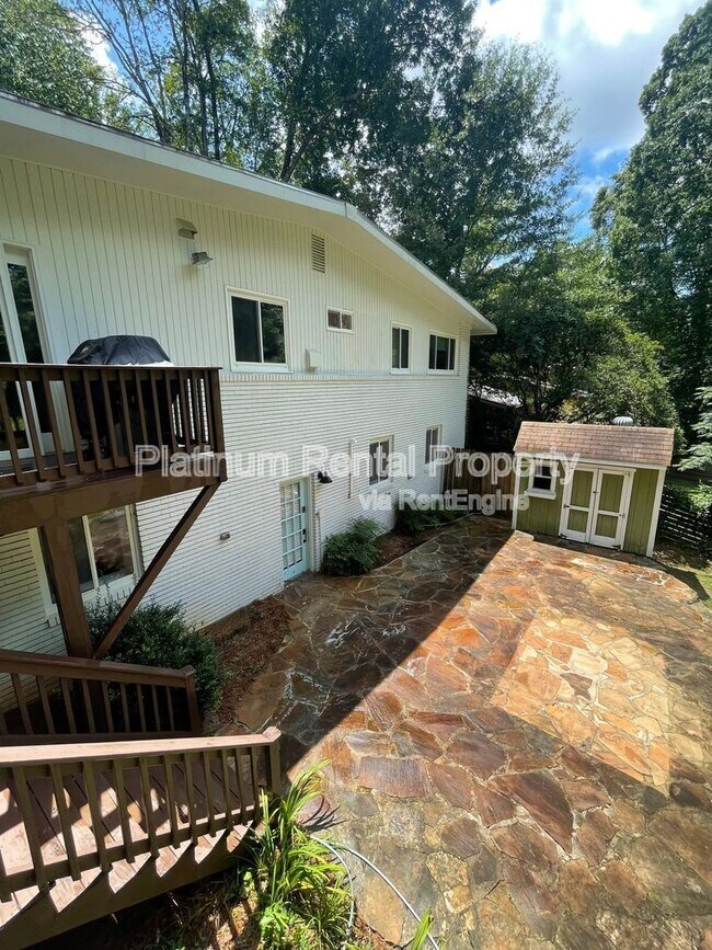 Building Photo - 3828 Donaldson Dr