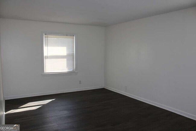 Building Photo - 146 Rue Fontaine