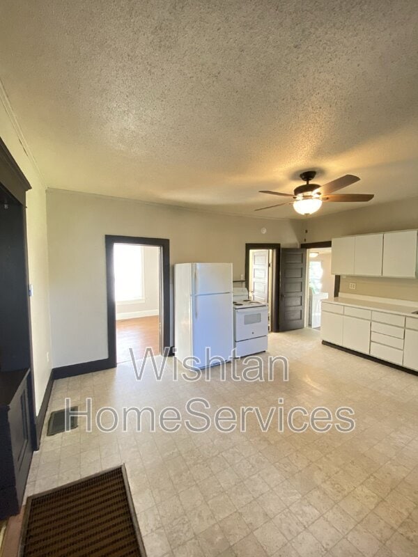 Building Photo - 814 Macomb St