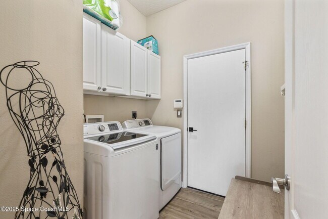 Building Photo - 4650 Chardonnay Dr