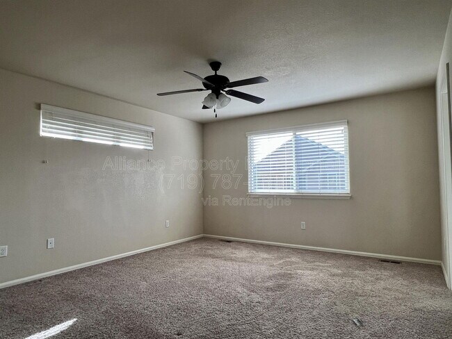 Building Photo - 6280 San Mateo Dr