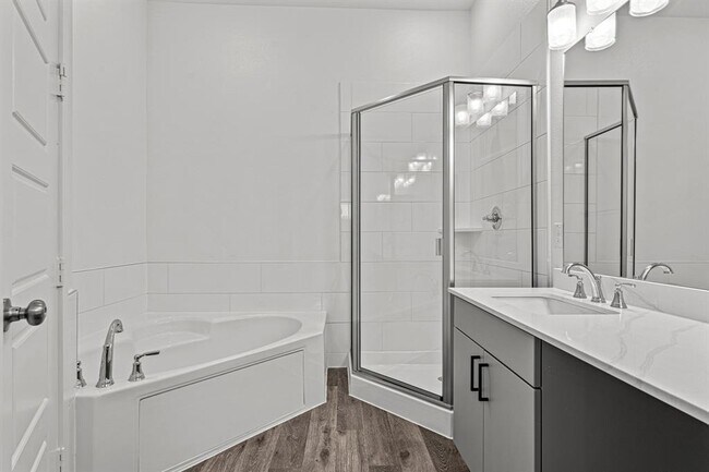 Building Photo - 1664 Hillside Terrace