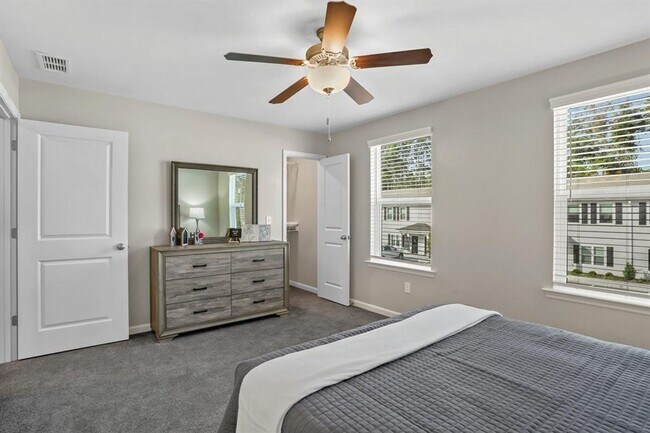 Building Photo - Modern 3/3 Condos with Private Baths & Lux...