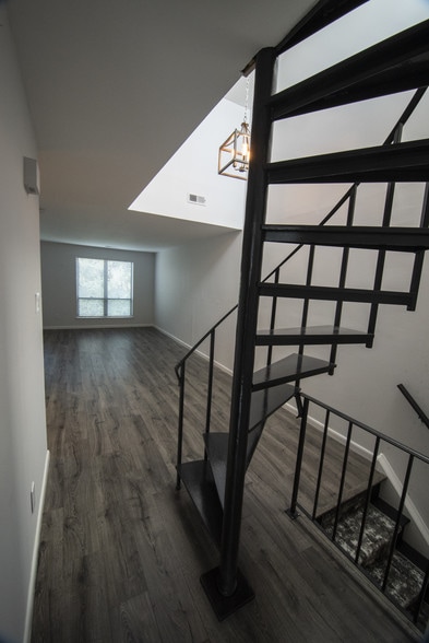 Living Room - 1825 Bridgetown Pike