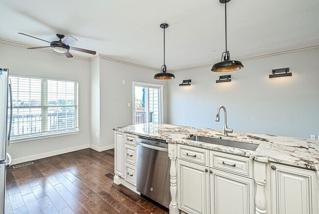 Building Photo - 44171 Paget Terrace