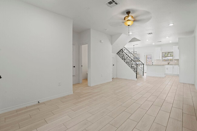 Building Photo - 6315 Escondido Dr