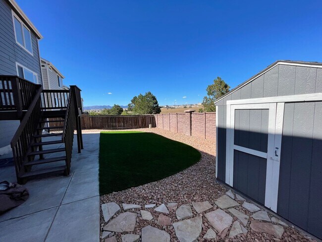 Building Photo - Renovated Home with A/C!